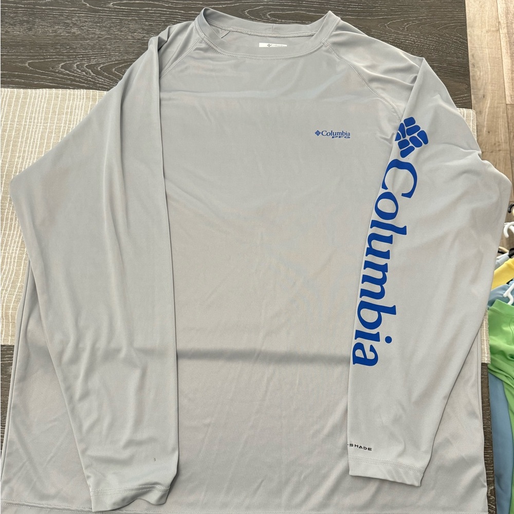 Columbia long sleeve shirt